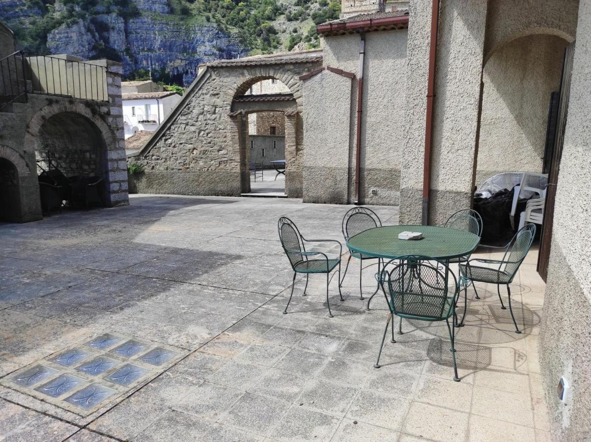 Bed and Breakfast Antica Dimora Palazzo Rovitti à Cerchiara di Calabria Extérieur photo